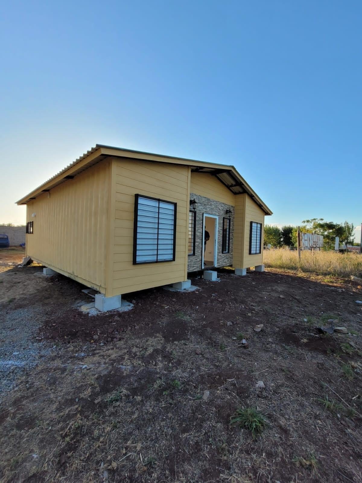 Casa contenedor DJGV0