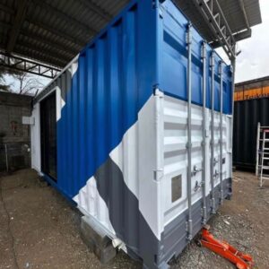 Contenedor de 20 pies con puerta